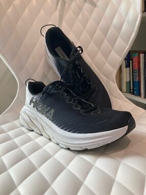 👟HOKA • Rincon 3 • Men’s Black and White Road Running Shoes • Size 10D👟